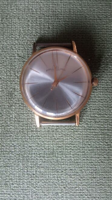 curren saatlari: Qol saatı, Luch, rəng - Qızılı — 1