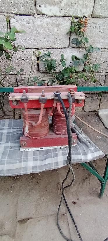 3 reqemi: Gücləndirici/ayırıcı tip toroid/karkaslı güc transformatoru - — 4