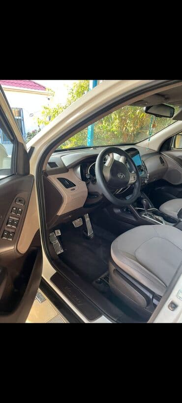 Hyundai: Hyundai ix35: 2 l | 2012 il Krossover — 6