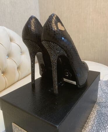 Toy paltarları və aksesuarları: Tuflilər, Ölçü: 40, rəng - Qara, Yeni — 2