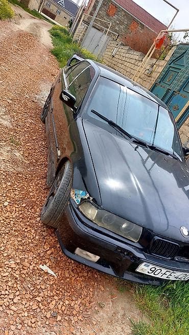 disk teker 4 bolt: BMW 3 Series E36 sedan, qara rəng. - Kuzov: aerodinamik arxa spoyler — 4