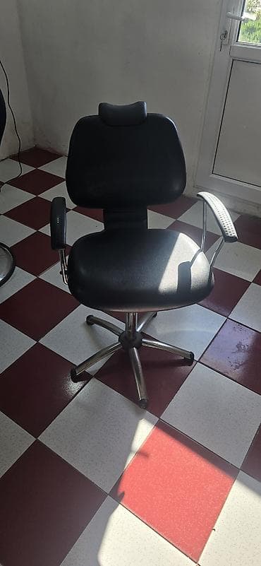 Bərbər/kosmetoloji kreslo - Rəng: qara - Material: yumşaq eko‑dəri lalafo.az -da Bərbər/kosmetoloji kreslo - Rəng: qara - Material: yumşaq eko‑dəri