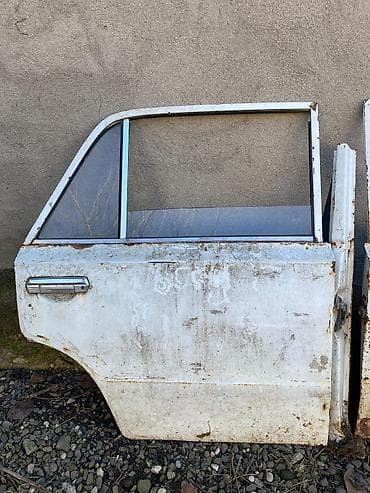 Məhsul: 21011 maşinin arxa və ön qapilaridir vuruqsuz udarsiz