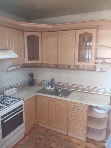 8 mkr: Bakı, 3-cü mikrorayon, 4 otaqlı, Köhnə tikili, m. 20 Yanvar, 120 kv. m — 7