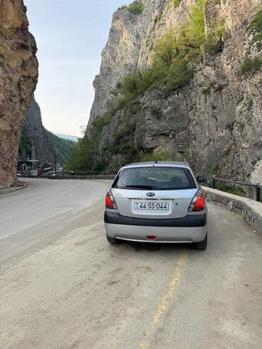 chevrolet cruze salon qiymeti: Kia Rio hatchback - Kuzov: 5 qapılı hatchback, gümüşü rəng - Mühərrik — 7