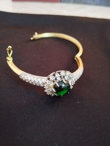 Ev saatları: Qolbaq. Italyan, qizil suyunnan fabrik istehsali
Sumqayit — 5