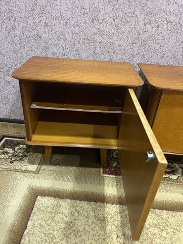 Гостиные гарнитуры: Məhsul: 2 ədəd taxta tumbə (yan stol/komod) Təsvir: - Klassik — 2