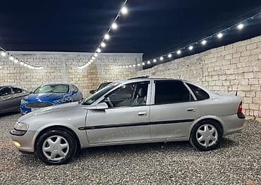 zapi satisi: Opel Astra: 1.8 l | 1998 il 200000 km Sedan — 4