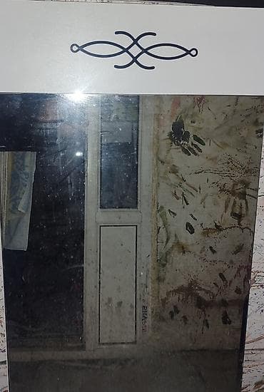 Güzgü satılır.şəkil çəkiləndə sadəcə üzü çirklidir deyə pis düşüb.çox