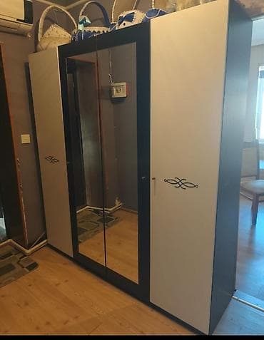 paltar skafi satilir: Aynur 4540 💫 Dolab yaxsi vəziyyətdə 160 azn. Təcili çıxmalıdir Ünvan — 1