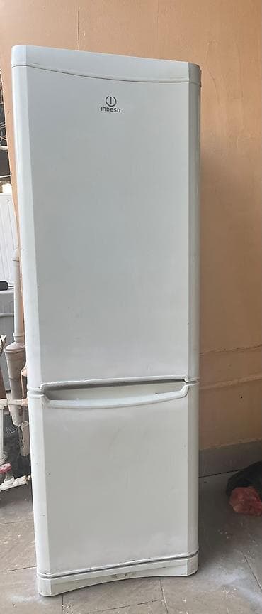 switch 2: Indesit iki qapılı soyuducu - Brend və model: Indesit (üst kamera — 1