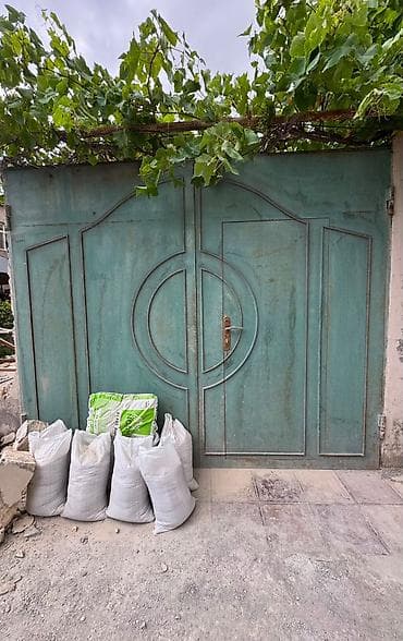 Darvaza 300/250sm
450azn
Bineqedi 1373 leli