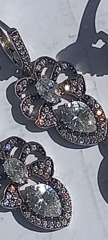 1 грамм золота цена 585 в баку: Gümüş dəst "üzük, sırğa və həmayil" dəsti satılır. Üzüyün ölçüsü 8.5 — 27