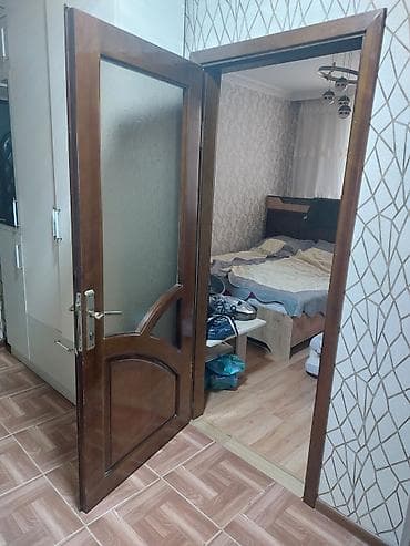 2107 qapi: Ağac çərçivəli şüşəli otaq qapısı - Material: təbii ağac çərçivə — 9