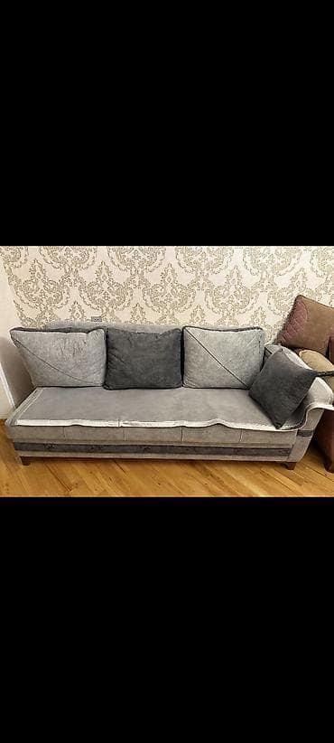 Künc divan – boz rəngli, yumşaq məxməri/parça örtüklü, dekorativ tikiş