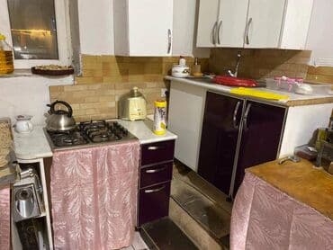 novxani restoranlar: İnşaatçılar metrosunun yaxınlığında,43 kv.m sahəsi olan, bütün — 12