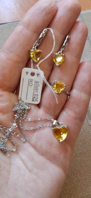 tek qas qizil sirqalar: Комплекты. Новые — 10