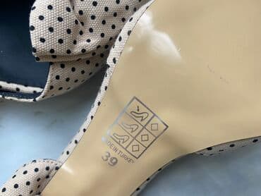 женские босоножки на танкетке: Ölçü: 39, rəng - Bej, Yeni — 2