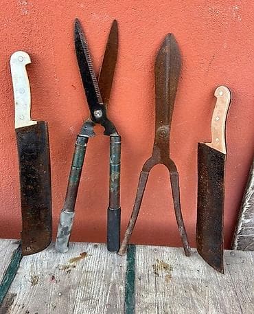Ручные механические инструменты: Bağ və ustaxana alətləri dəsti satılır. Tərkib: - 2 ədəd iri ət/odun — 2