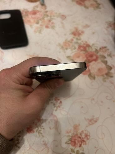 iphone 5 plus: IPhone 15 Pro, Face ID — 3