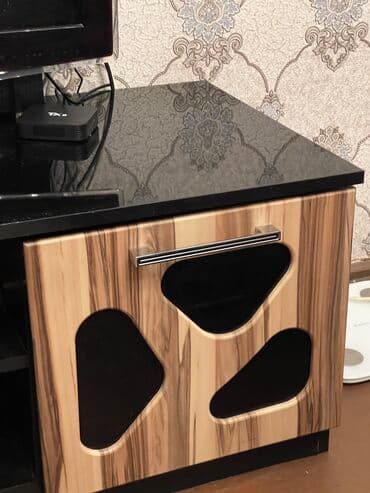 Mətbəx mebeli: İşlənmiş, Düz TV altlığı, Polkalı, Taxtalı, Azərbaycan — 1