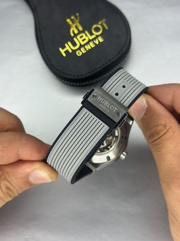 Hublot saat - Korpus: fırçalanmış və parlaq polad kombinasiyası, ön — 5