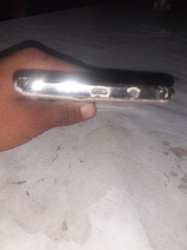 Samsung Galaxy J7, 16 GB, rəng - Qızılı, Qırıq