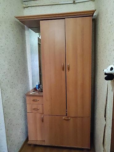 perla dolab: Dəhliz dolabı 
30 manat 
Qarayev metrosunun yani — 1