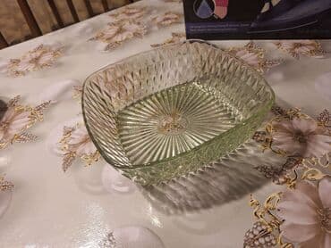 dərin boşqab: Şüşə qab dəsti - 2 ədəd şüşə krujka: qalın divarlı, qulpulu. Üzərində — 5