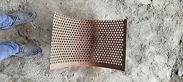 el ile cekilmis sekiller: Delikli metal təbəqə (əyrilmiş forma) - Material: qalın metal təbəqə — 2