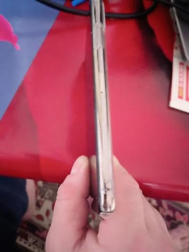 Samsung Galaxy A04s arxa qapağı (batareya qapağı) – gümüş/boz rəngdə — 2