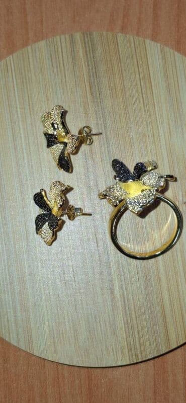 tek qas qizil sirqalar: Комплекты. Новые — 20