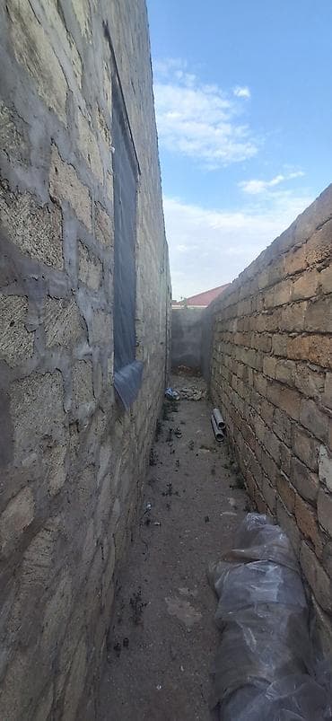 qapi: Istixana kompleksi və bağ sahəsi - Daş hasarla çevrili ərazi, metal — 9