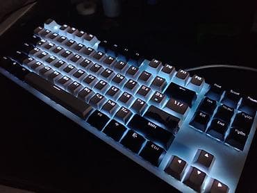 mexaniki klavyatura: Mexanik klaviatura – ağ korpus, ikirəngli (ağ/qara) keycap-lar və — 3