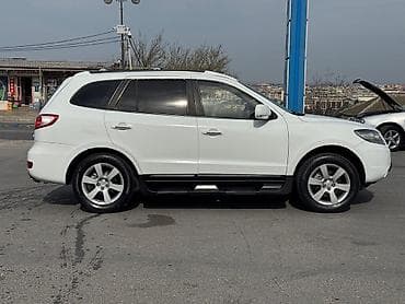 hyundai accent: Hyundai Santa Fe, ağ rəngli SUV Texniki və dizayn xüsusiyyətləri: - — 3