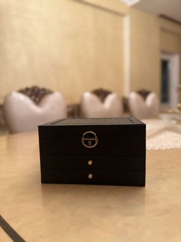 bir balaca sandiqca: Zərgərlik üçün çox bölməli qutu - Rəng: qara (üst hissə kəsmə tikişli — 2