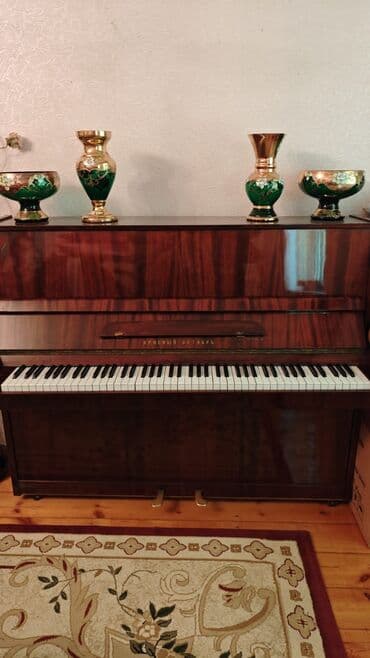 стол и табуретки для кухни: Б/у, Раскладной диван, 2 кресла, Без подьемного механизма — 2