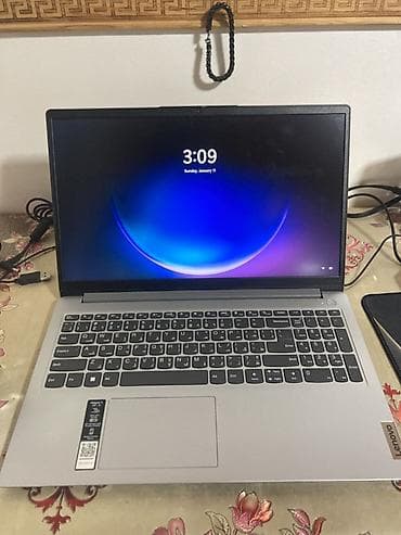 Lenovo noutbuk - Model: Lenovo (15.6" ekranlı seriya – gümüş korpus)