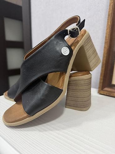 Ölçü: 37, rəng - Qara, Yeni