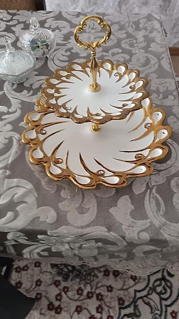 Tort və şiriniyyat qabı, rəng - Ağ, Metal