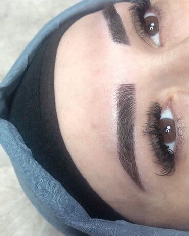 Xidmət: Qaş mikropiqmentasiya (ombre/pudra texnikası) və kirpik qaynaq