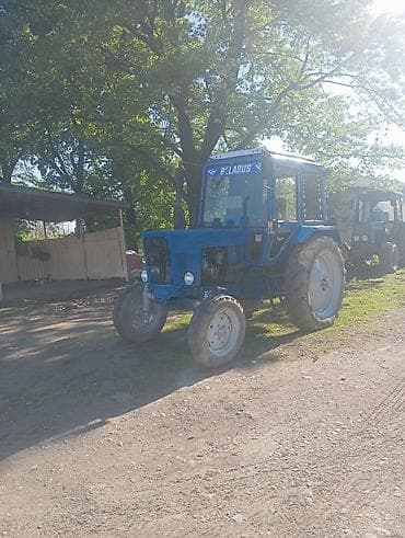 dizel generatorlar: Məhsul: Belarus markalı təkərli traktor Xüsusiyyətlər: - Korpus: mavi — 7