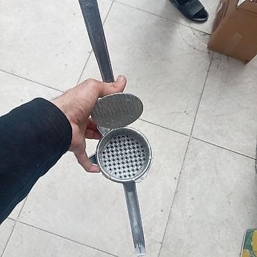 tok cayniki: Metal əl tipi sitrus şirəçəkən - Material: tammetaldan (döküm) — 2