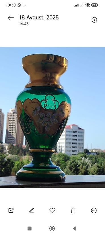 Vazalar: Bir vaza, Bogem şüşəsi — 1