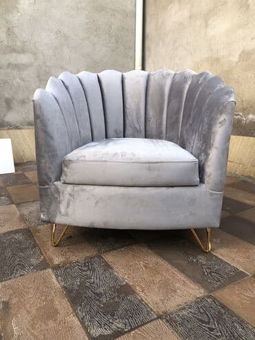 rəngli karandaşlar: Zümrüd yaşıl rəngli, qabarıq tikişli “midiya qabığı” formasında dizayn — 4