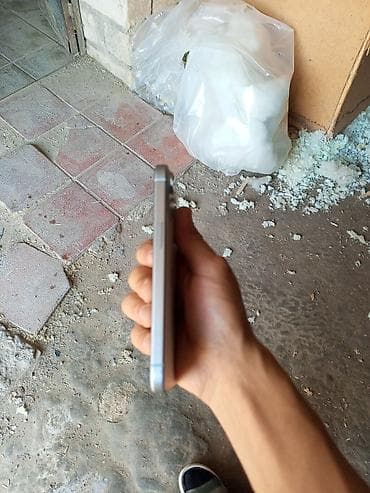irshad iphone: IPhone 16, Ağ, Face ID — 3