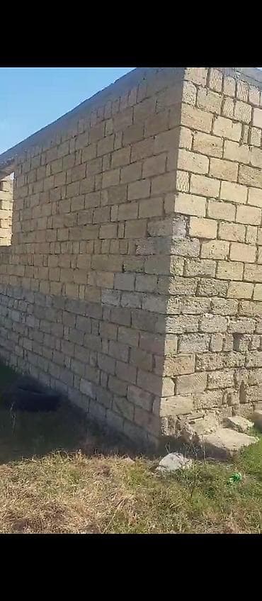 ag seherde ev satilir: Satışa təqdim olunur: həyətyanı sahəsi olan yarımçıq tikili.2 şotun — 7