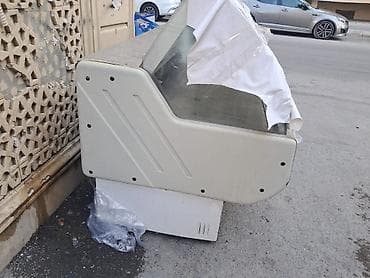Salam. Vitrin Soyuducu təcili satılır. Heç bir problemi yoxdu. Meyvə — 2