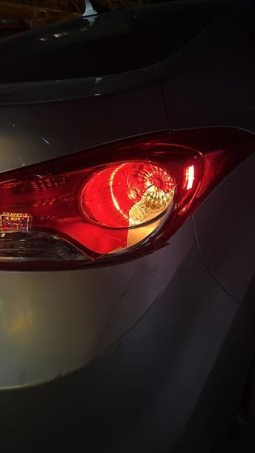 Hyundai Elantra 2013 sağ stop satılır, şüşəsi qırıqdır işıqları işlək lalafo.az -da Hyundai Elantra 2013 sağ stop satılır, şüşəsi qırıqdır işıqları işlək
