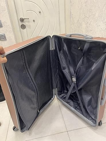 Çantalar: Çamadan Rusiyada 80 manata alinib Ölçü: Orta (M). Səyahət üçün çox — 3